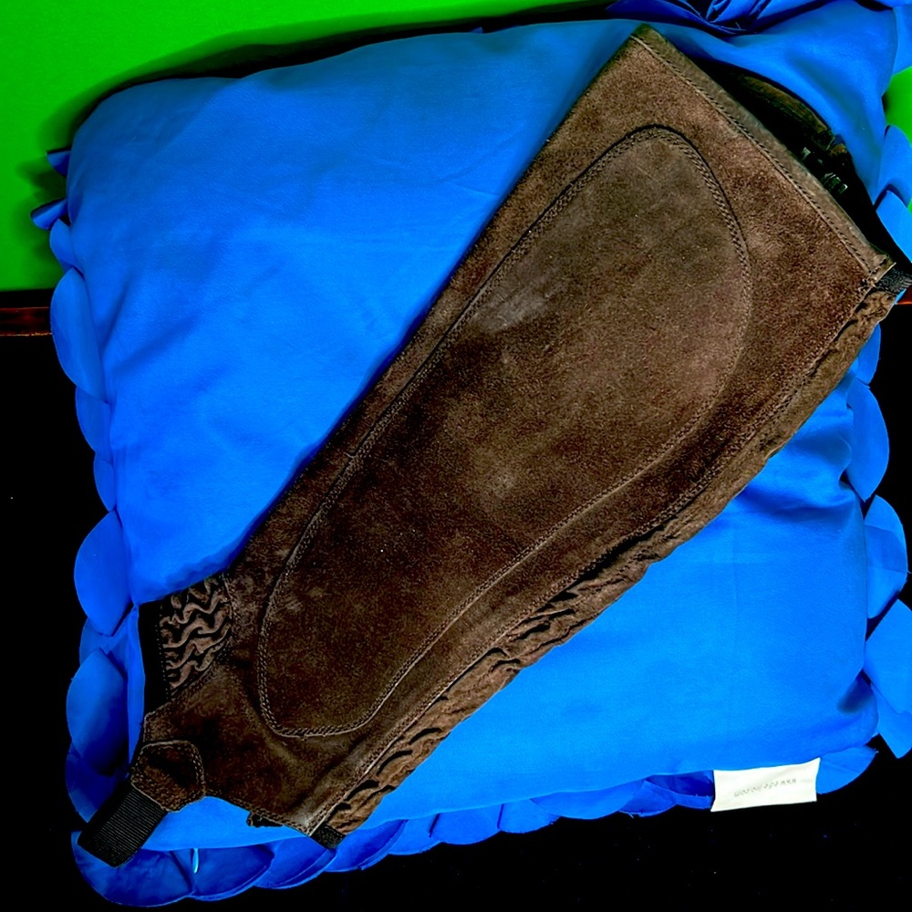 ARIAT All round half chap brown leather. Medium/Ladies Adult calf size 15-17”